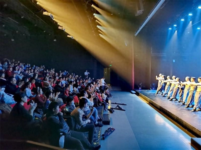 成家班-龙韵武艺团《勇者》全球巡演北京站好评如潮(图1) 成家班-龙韵武艺团《勇者》全球巡演北京站好评如潮(图1)
