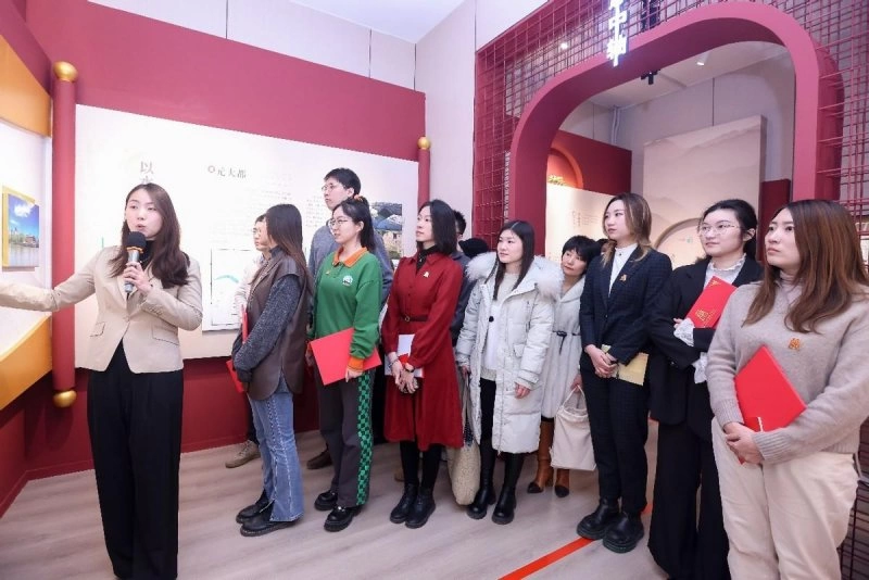 北京中轴线护照首发暨北京中轴线基金会公益形象代言人颁证仪式成功举办(图4) 北京中轴线护照首发暨北京中轴线基金会公益形象代言人颁证仪式成功举办(图4)