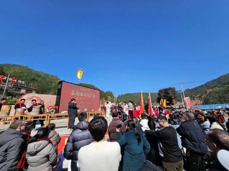感受千年“非遗”魅力,浙江龙泉甲辰龙年第一窑开窑(图1) 感受千年“非遗”魅力,浙江龙泉甲辰龙年第一窑开窑(图1)