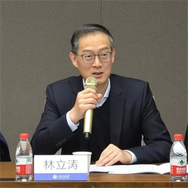 国家社科基金艺术学重大项目“新时代马克思主义中国化的艺术理论与实践研究” 开题论证会顺利召开(图3) 国家社科基金艺术学重大项目“新时代马克思主义中国化的艺术理论与实践研究” 开题论证会顺利召开(图3)
