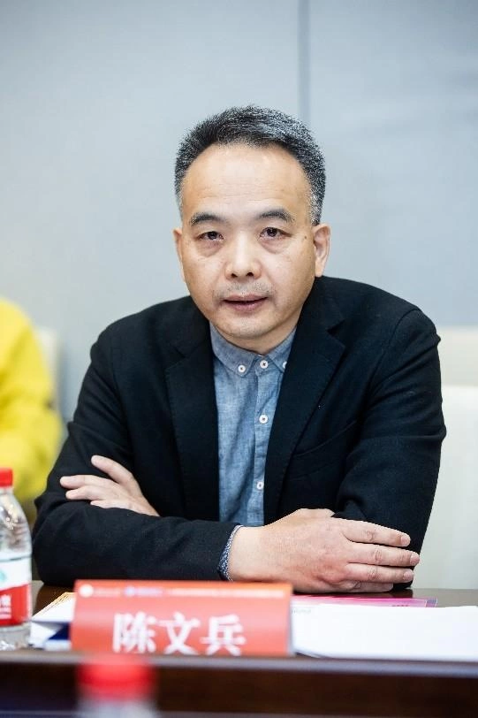 《人类命运共同体研究年鉴》新书发布会暨编创分享会在中国传媒大学举行(图4) 《人类命运共同体研究年鉴》新书发布会暨编创分享会在中国传媒大学学术会议中心举行(图4)