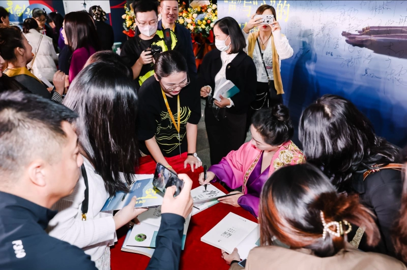 “寻剑音声海”东方古韵夏至唱诵音乐会将于6月21日在上海东方艺术中心上演(图7) “寻剑音声海”东方古韵夏至唱诵音乐会将于6月21日在上海东方艺术中心上演(图7)