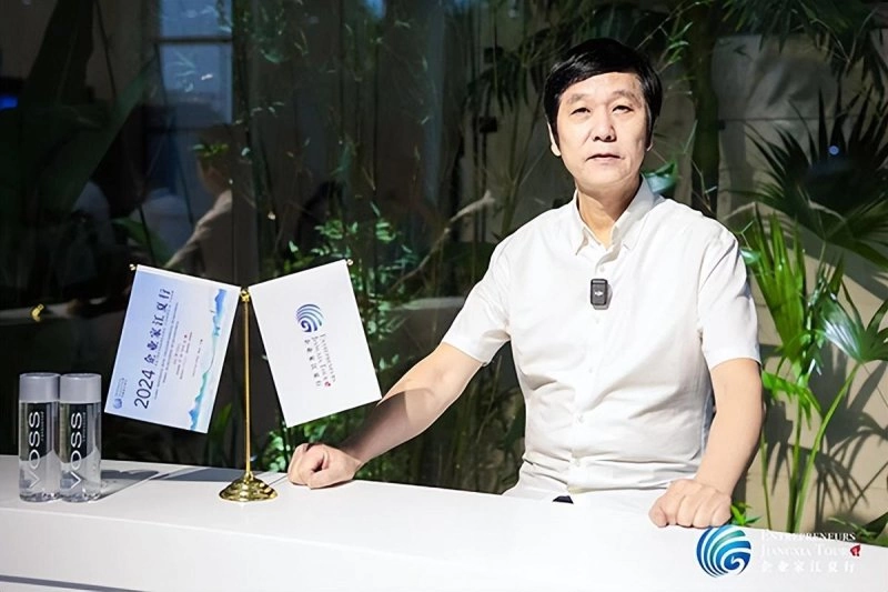 新华网“蓝天净土 高原画派•中国艺术名家采风写生基地”文化项目在武汉江夏正式启动(图2) 新华网“蓝天净土 高原画派•中国艺术名家采风写生基地”文化项目在武汉江夏正式启动(图2)