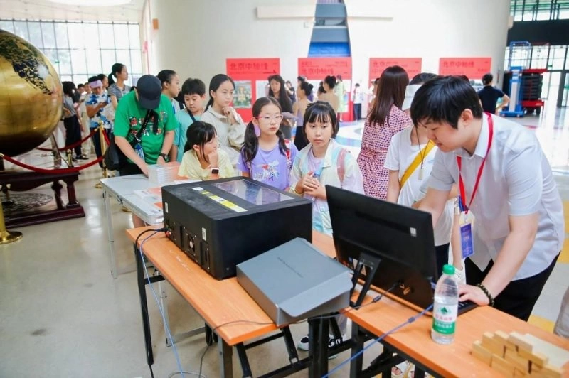 大众篆刻体验活动走进北京市少年宫(图3) 大众篆刻体验活动走进北京市少年宫(图3)