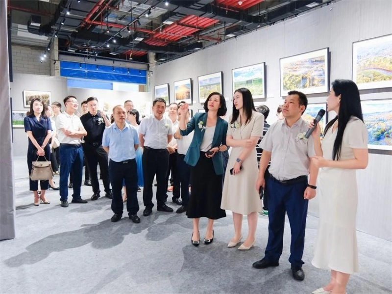 “大美伊春·魅力丰林”四季风光摄影作品展在广东茂名拉开帷幕(图4) “大美伊春·魅力丰林”四季风光摄影作品展在广东茂名拉开帷幕(图4)