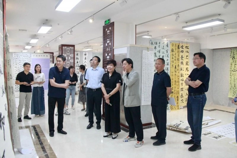 “致中和,书中轴”2024北京中轴线文创大赛书法赛道终评圆满结束(图10) “致中和,书中轴”2024北京中轴线文创大赛书法赛道终评圆满结束(图10)