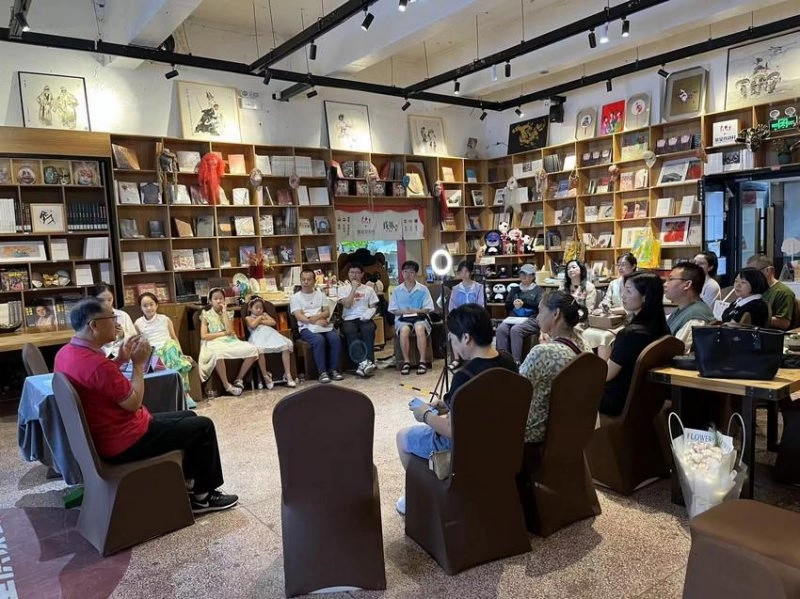 封杰开讲《京剧人的美德故事》(图3) 封杰开讲《京剧人的美德故事》(图3)