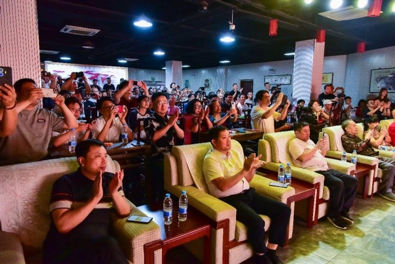 筑巢引凤评剧回滦——评剧导演巨匠张玮经典作品演唱会在滦州举行(图2) 筑巢引凤评剧回滦——评剧导演巨匠张玮经典作品演唱会在滦州举行(图2)