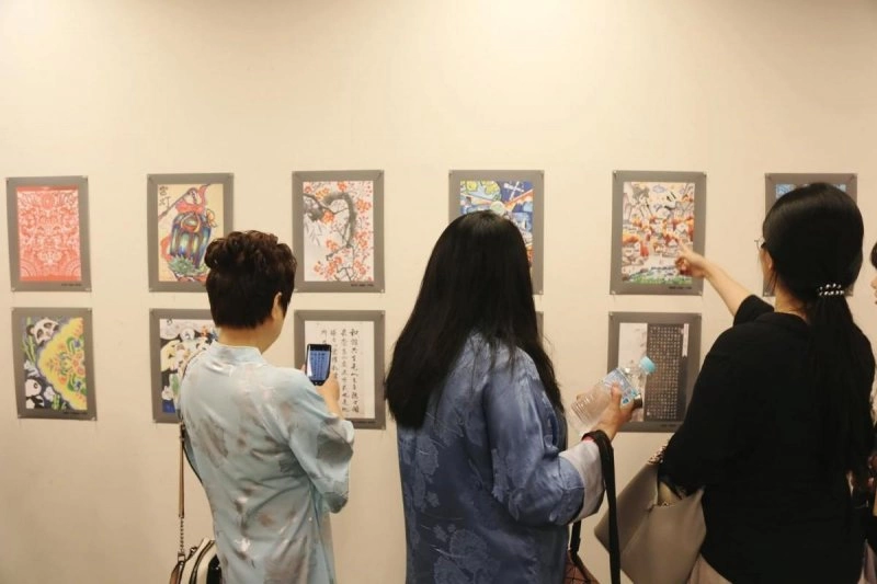 “熊猫杯”中国国际青少年美育文创交流全球巡展·东京站拉开帷幕(图8) “熊猫杯”中国国际青少年美育文创交流全球巡展·东京站拉开帷幕(图8)