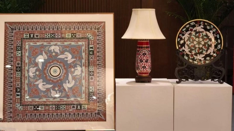 “花开敦煌·舞动千年”惊艳,景泰蓝《和平鸽大圆盘》同台绽放(图6) “花开敦煌·舞动千年”惊艳,景泰蓝《和平鸽大圆盘》同台绽放(图6)