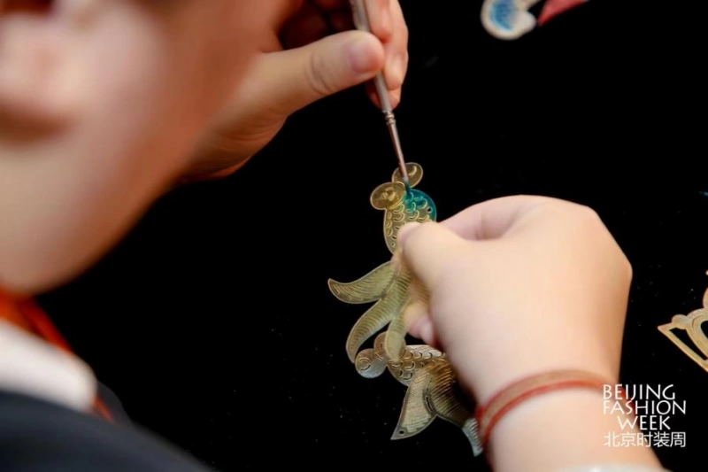 享国潮趣味假期!来Hi Fashion移动驿站·中华世纪坛传统工艺振兴展(图5) 享国潮趣味假期!来Hi Fashion移动驿站·中华世纪坛传统工艺振兴展(图5)