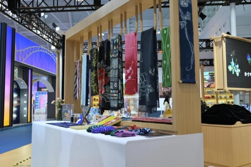 “有一种叫云南的生活”展区璀璨亮相2024中国文化旅游产业博览会(图5) “有一种叫云南的生活”展区璀璨亮相2024中国文化旅游产业博览会(图5)