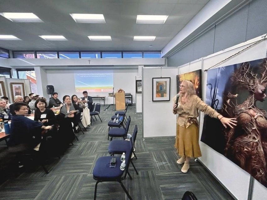 2024“艺术与生命”国际艺术邀请展 暨第十届“生命艺术现象学”学术论坛在美国圣彼得大学举行(图22) 2024“艺术与生命”国际艺术邀请展暨第十届“生命艺术现象学”学术论坛在美国圣彼得大学举行(图22)