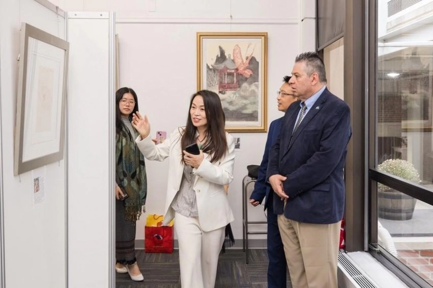 2024“艺术与生命”国际艺术邀请展 暨第十届“生命艺术现象学”学术论坛在美国圣彼得大学举行(图12) 2024“艺术与生命”国际艺术邀请展暨第十届“生命艺术现象学”学术论坛在美国圣彼得大学举行(图12)