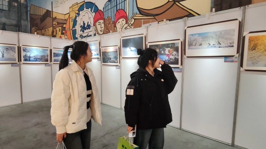 “大美伊春·魅力丰林”冬季风光摄影作品展(大连站)拉开帷幕(图3) “大美伊春·魅力丰林”冬季风光摄影作品展(大连站)拉开帷幕(图3)
