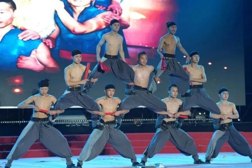 龙韵武艺团2024:纵横艺海,武通中外(图15) 龙韵武艺团2024:纵横艺海,武通中外(图15)