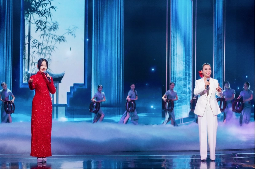 李雪健、刘莉莉、金响携情景歌曲《你是我的家》亮相《2025年全球华侨华人春节大联欢》(图4) 李雪健、刘莉莉、金响携情景歌曲《你是我的家》亮相《2025年全球华侨华人春节大联欢》(图4)