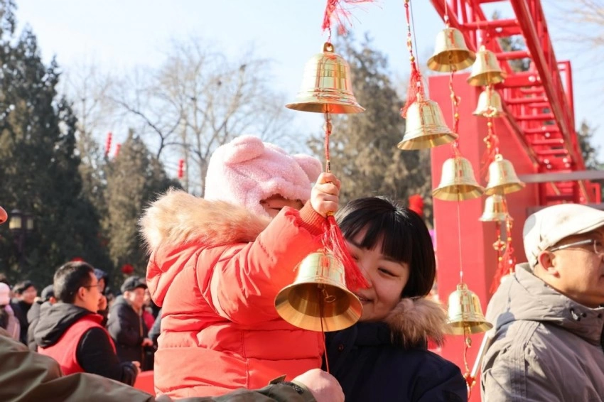 2025年地坛庙会:展陈装置传递传统年文化(图7) 2025年地坛庙会:展陈装置传递传统年文化(图7)