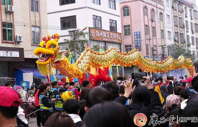 龙狮穿街巷 万人祈新福——合浦县山口镇元宵年例巡游活动(图2) 龙狮穿街巷 万人祈新福——合浦县山口镇元宵年例巡游活动(图2)