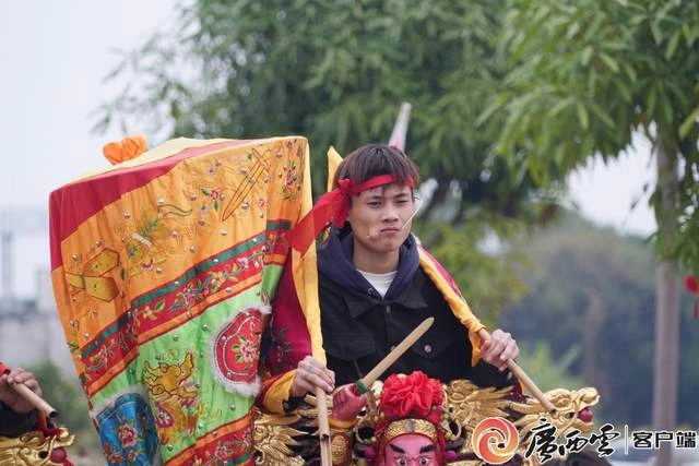 龙狮穿街巷 万人祈新福——合浦县山口镇元宵年例巡游活动(图3) 龙狮穿街巷 万人祈新福——合浦县山口镇元宵年例巡游活动(图3)