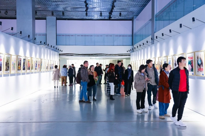 “致敬电影诞生 130 周年暨法国电影嘉年华” 启幕,《卡丹之家》首映点亮中法文化光影盛宴(图8) “致敬电影诞生 130 周年暨法国电影嘉年华” 启幕,《卡丹之家》首映点亮中法文化光影盛宴(图8)