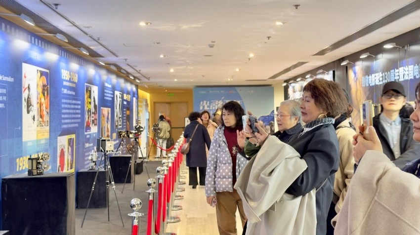 “致敬电影诞生 130 周年暨法国电影嘉年华” 启幕,《卡丹之家》首映点亮中法文化光影盛宴(图23) “致敬电影诞生 130 周年暨法国电影嘉年华” 启幕,《卡丹之家》首映点亮中法文化光影盛宴(图23)