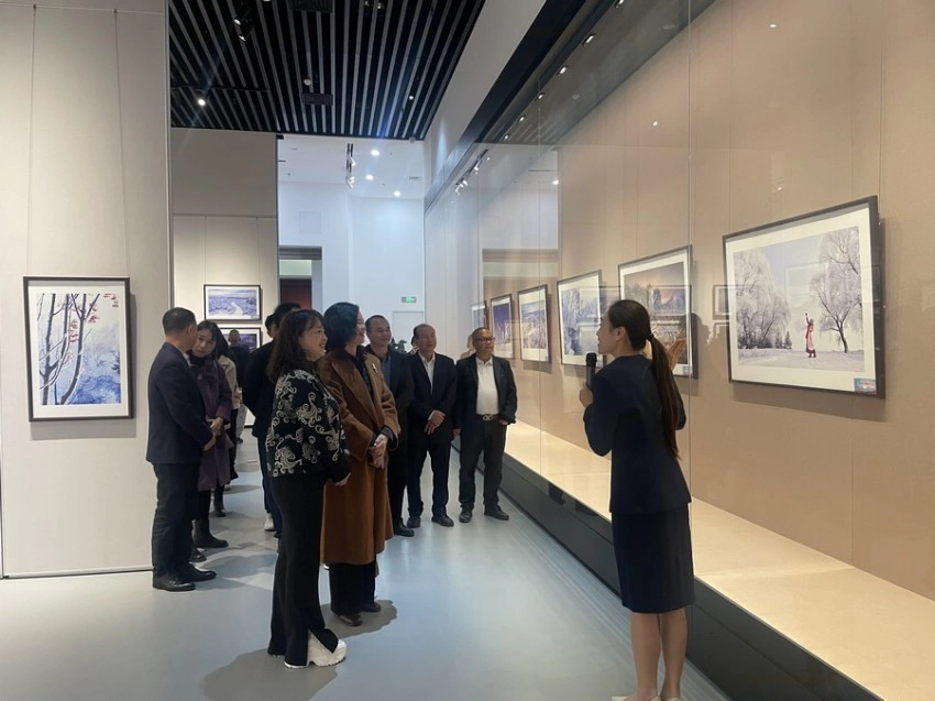 “大美伊春、魅力丰林”冬季风光摄影作品系列展:光影艺术展现魅力丰林时代风采(图6) “大美伊春、魅力丰林”冬季风光摄影作品系列展:光影艺术展现魅力丰林时代风采(图6)