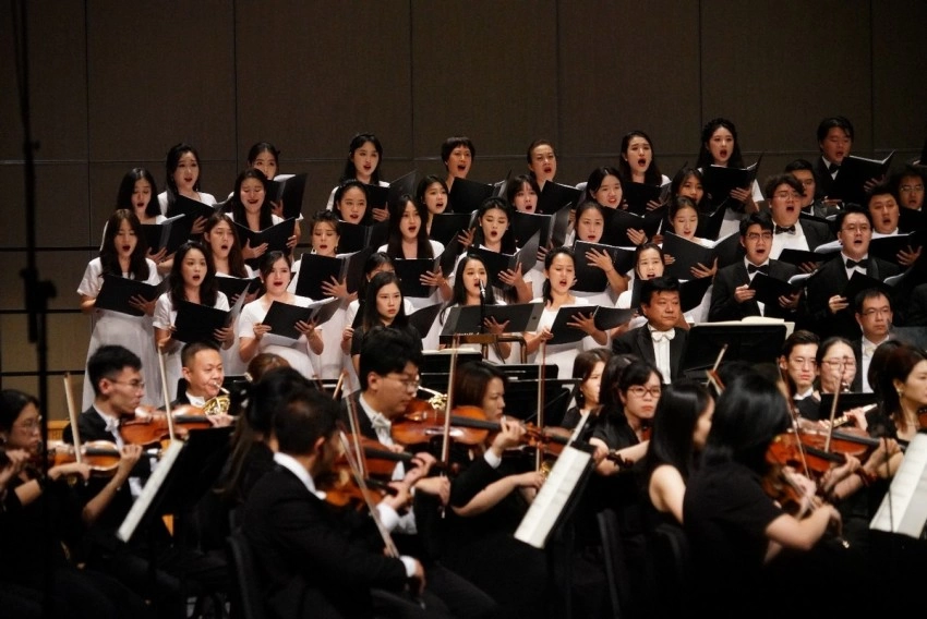 交响乐《玛纳斯》音乐会将亮相武汉琴台音乐厅(图3) 交响乐《玛纳斯》音乐会将亮相武汉琴台音乐厅(图3)