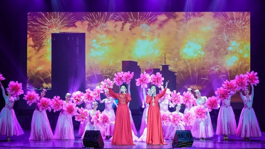 横跨4000公里的文化壮游——“歌从高原来”藏黔鲁山海共鸣歌会在青岛圆满落幕(图4) 横跨4000公里的文化壮游——“歌从高原来”藏黔鲁山海共鸣歌会在青岛圆满落幕(图4)