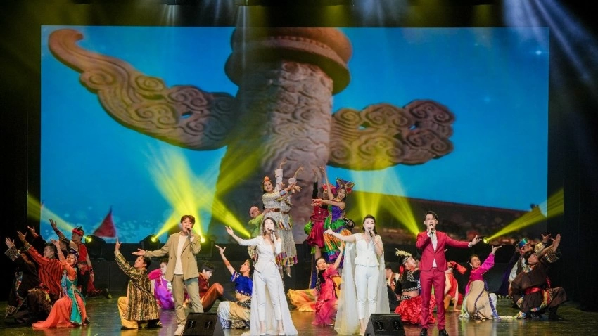 横跨4000公里的文化壮游——“歌从高原来”藏黔鲁山海共鸣歌会在青岛圆满落幕(图8) 横跨4000公里的文化壮游——“歌从高原来”藏黔鲁山海共鸣歌会在青岛圆满落幕(图8)