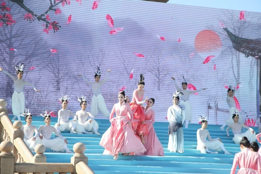 鹤舞樱飞向未来 十有城市展画卷——第十一届鹤壁樱花季全景扫描(图3) 鹤舞樱飞向未来 十有城市展画卷——第十一届鹤壁樱花季全景扫描(图3)