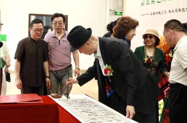 “五一”艺术盛宴!“梁楷遗风”王西洲画展广州番禺开幕,传统水墨焕新彩(图3) “五一”艺术盛宴!“梁楷遗风”王西洲画展广州番禺开幕,传统水墨焕新彩(图3)