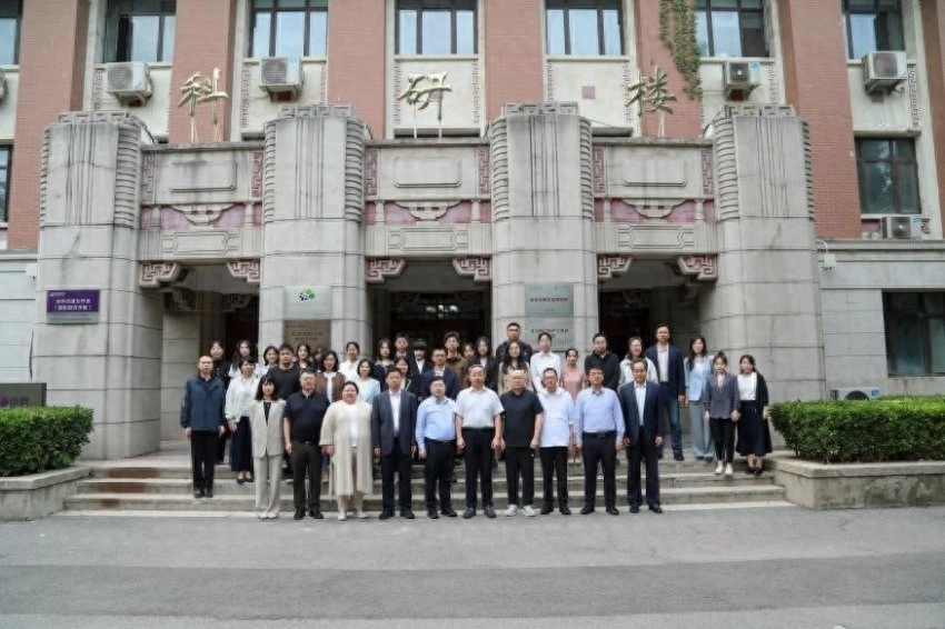 2024年度“北京雨燕奖学金”座谈会在北京建筑大学顺利举办(图1) 2024年度“北京雨燕奖学金”座谈会在北京建筑大学顺利举办(图1)