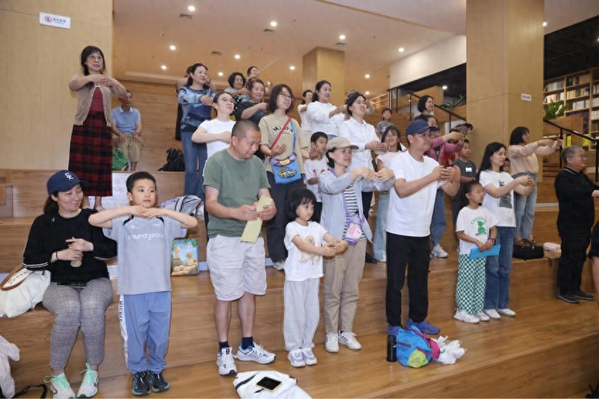 “童心传古韵·双节颂中华”活动圆满收官,首都图书馆“XIN空间”助力传统文化薪火相传(图1) “童心传古韵·双节颂中华”活动圆满收官,首都图书馆“XIN空间”助力传统文化薪火相传(图1)