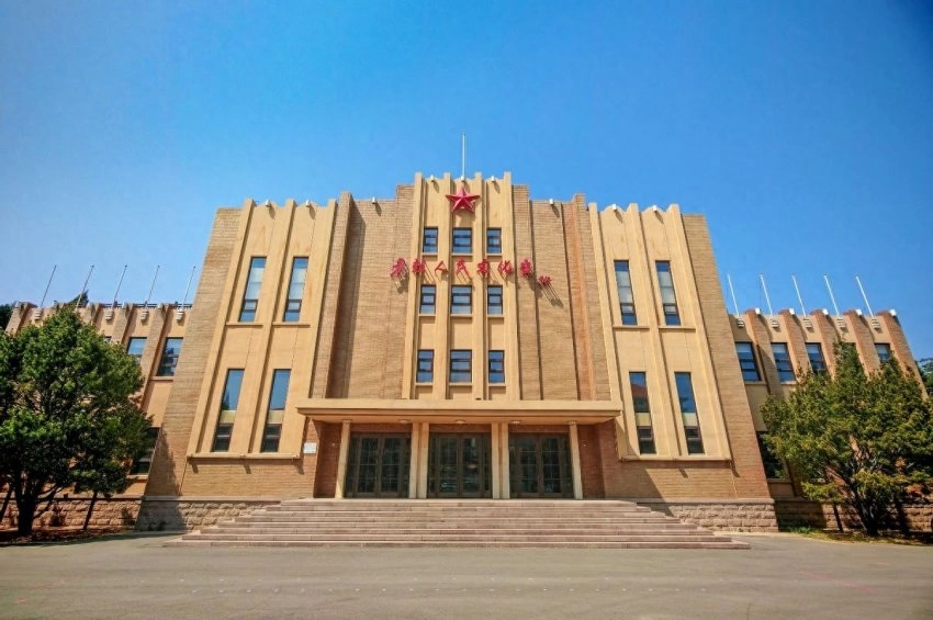 打卡2025北戴河艺术演出季,开启艺术浪潮里的N种相遇(图1) 打卡2025北戴河艺术演出季,开启艺术浪潮里的N种相遇(图1)