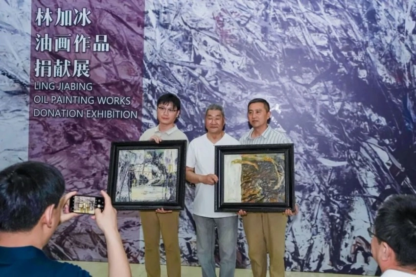 “生命之渡——林加冰油画作品捐献展”在芜湖市博物馆开幕(图2) “生命之渡——林加冰油画作品捐献展”在芜湖市博物馆开幕(图2)