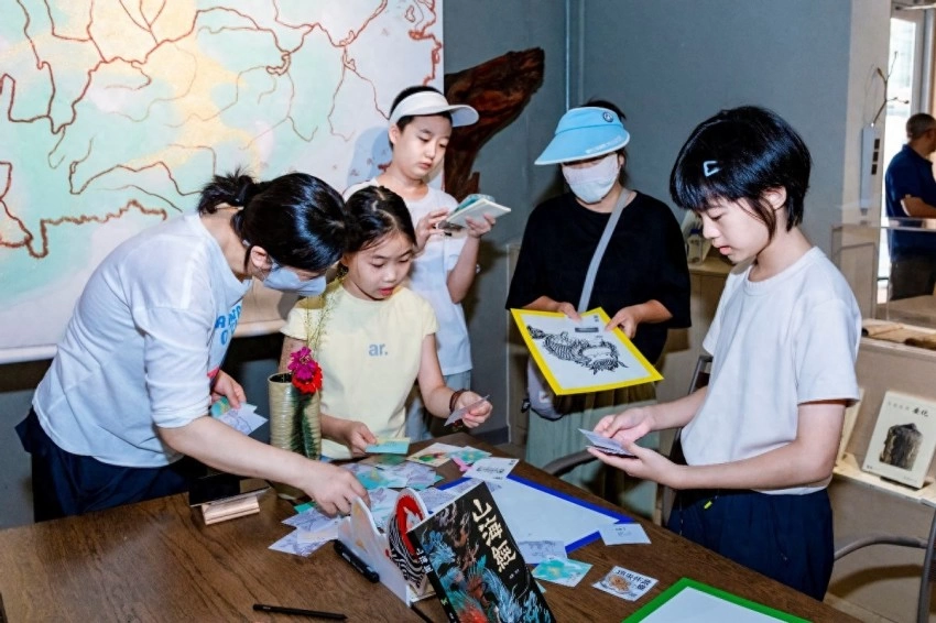 神话想象点亮文明童年,国潮表达激活地域文化——《山海经行·怀柔百神》艺术展开幕(图1) 《山海经行·怀柔百神》艺术展开幕(图1)