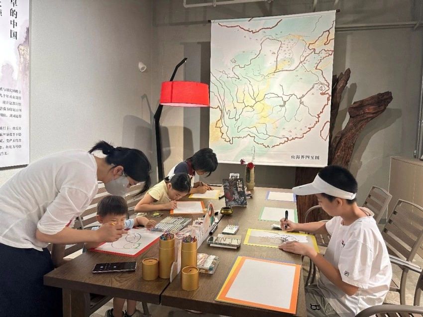 神话想象点亮文明童年,国潮表达激活地域文化——《山海经行·怀柔百神》艺术展开幕(图5) 《山海经行·怀柔百神》艺术展开幕(图5)