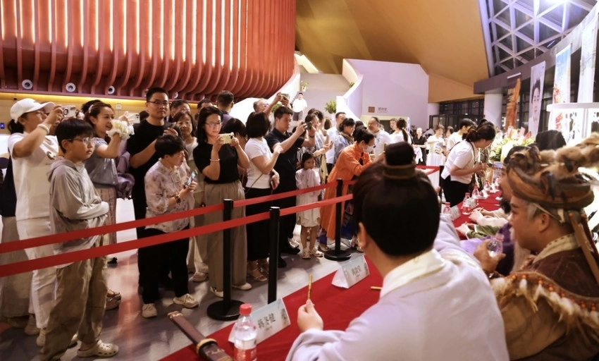 一直演,一直演,演进中国艺术节 民族歌剧《柳柳州》:让历史人物展现当代价值(图5) 一直演,一直演,演进中国艺术节 民族歌剧《柳柳州》:让历史人物展现当代价值(图5)