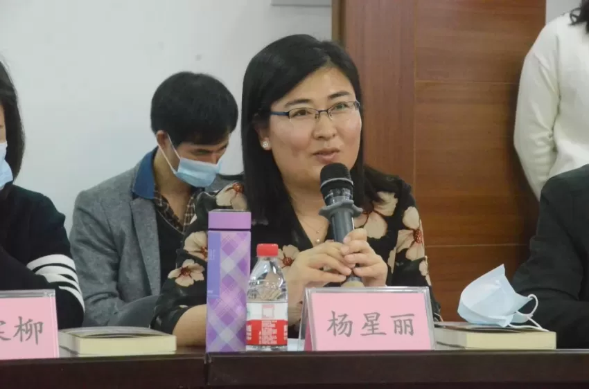 用联话传承文化与重述历史——曾海津、刘枫《寒溪联话》新书发布暨研讨会成功举办(图8) 用联话传承文化与重述历史——曾海津、刘枫《寒溪联话》新书发布暨研讨会成功举办(图8)