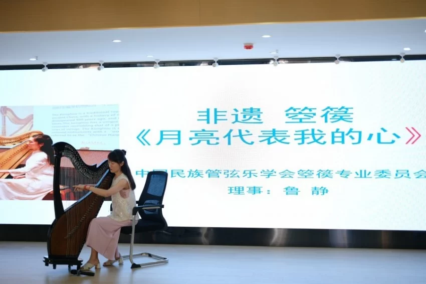 传统艺术点亮京西小镇,“莲韵温泉 墨绘芳华”文化活动举办(图5) 传统艺术点亮京西小镇,“莲韵温泉 墨绘芳华”文化活动举办(图5)
