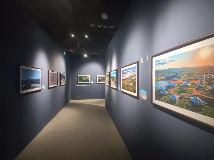 “大美伊春·魅力丰林”四季风光摄影作品展亮相天津(图3) “大美伊春·魅力丰林”四季风光摄影作品展亮相天津(图3)