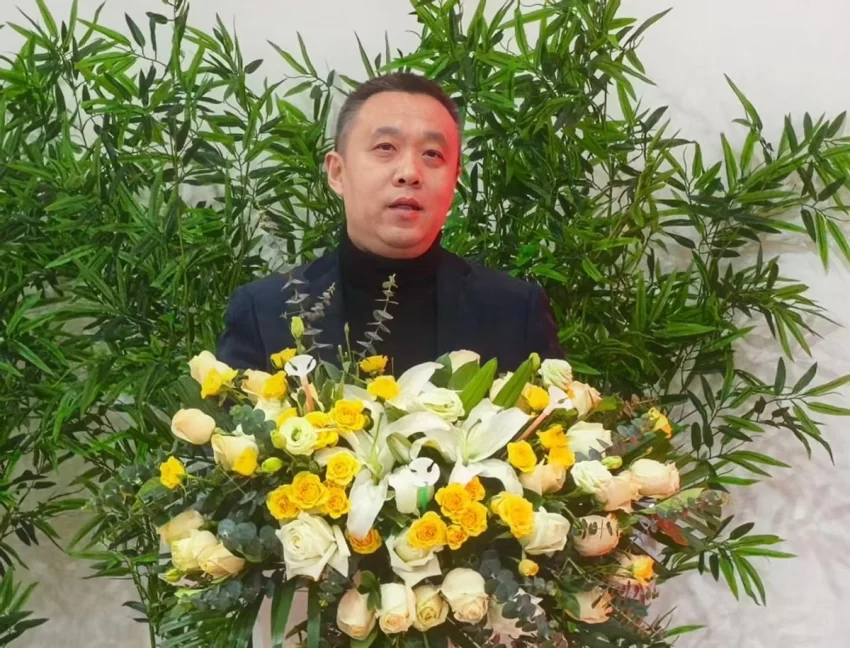 惊艳亮相!常沙娜珐琅艺术新作《霓裳天马》(米色版)北京首发(图4) 惊艳亮相!常沙娜珐琅艺术新作《霓裳天马》(米色版)北京首发(图4)