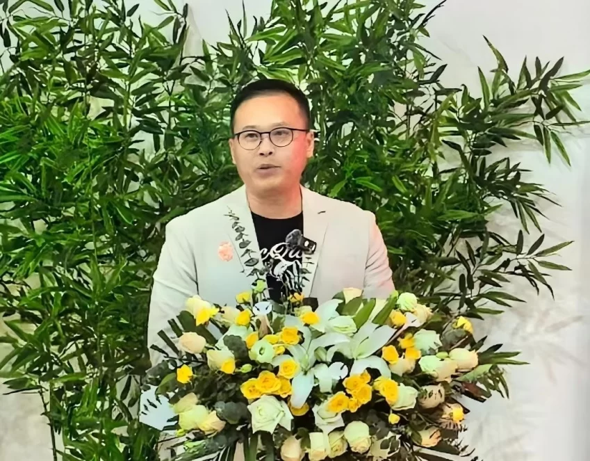 惊艳亮相!常沙娜珐琅艺术新作《霓裳天马》(米色版)北京首发(图5) 惊艳亮相!常沙娜珐琅艺术新作《霓裳天马》(米色版)北京首发(图5)