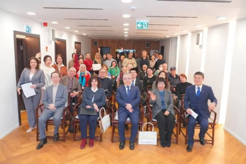 纸语千年 艺韵华章——中国当代纸本艺术国际巡展于布达佩斯举办(图1) 纸语千年 艺韵华章——中国当代纸本艺术国际巡展于布达佩斯举办(图1)