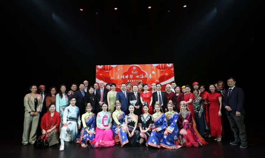 “亲情中华·四海同春”慰侨演出首站亮相惠灵顿,金响等中国艺术家倾情献演(图2) “亲情中华·四海同春”慰侨演出首站亮相惠灵顿,金响等中国艺术家倾情献演(图2)