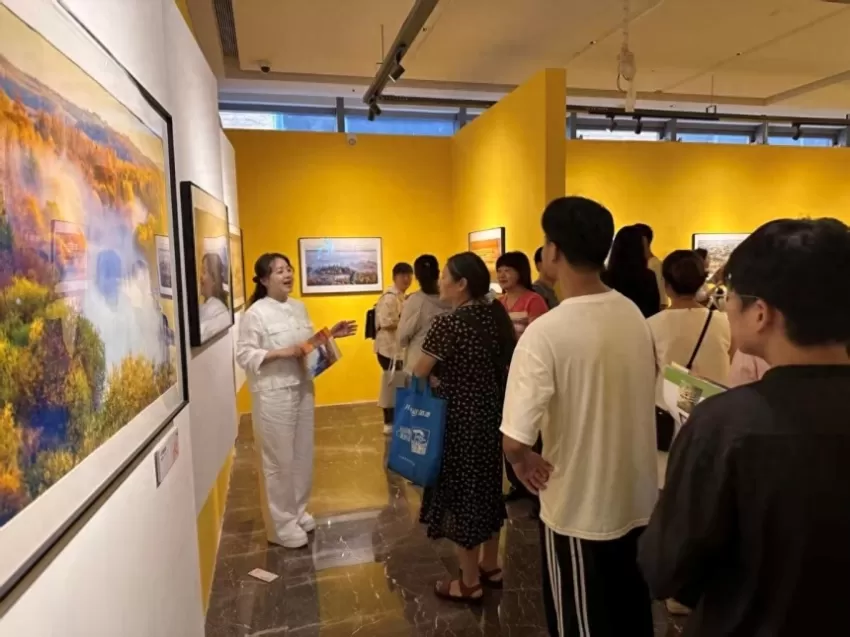 “大美伊春·魅力丰林”四季风光摄影展合肥站启幕(图1) “大美伊春·魅力丰林”四季风光摄影展合肥站启幕(图1)