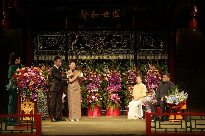 北方昆曲剧院张明明拜师府剑萍 共续昆曲提琴百年薪火(图2) 北方昆曲剧院张明明拜师府剑萍 共续昆曲提琴百年薪火(图2)