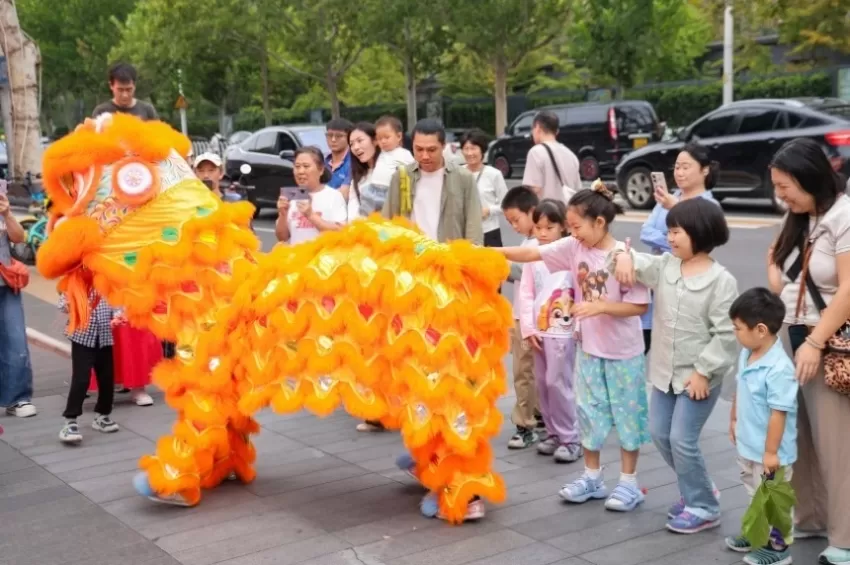 798南门——慢生活商业街区打造沉浸式艺术夜(图8) 798南门——慢生活商业街区打造沉浸式艺术夜(图8)