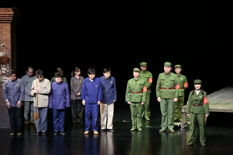 湖北黄冈:新春爆笑神剧开演 保利“剧”暖古城(图2) 湖北黄冈:新春爆笑神剧开演 保利“剧”暖古城(图2)
